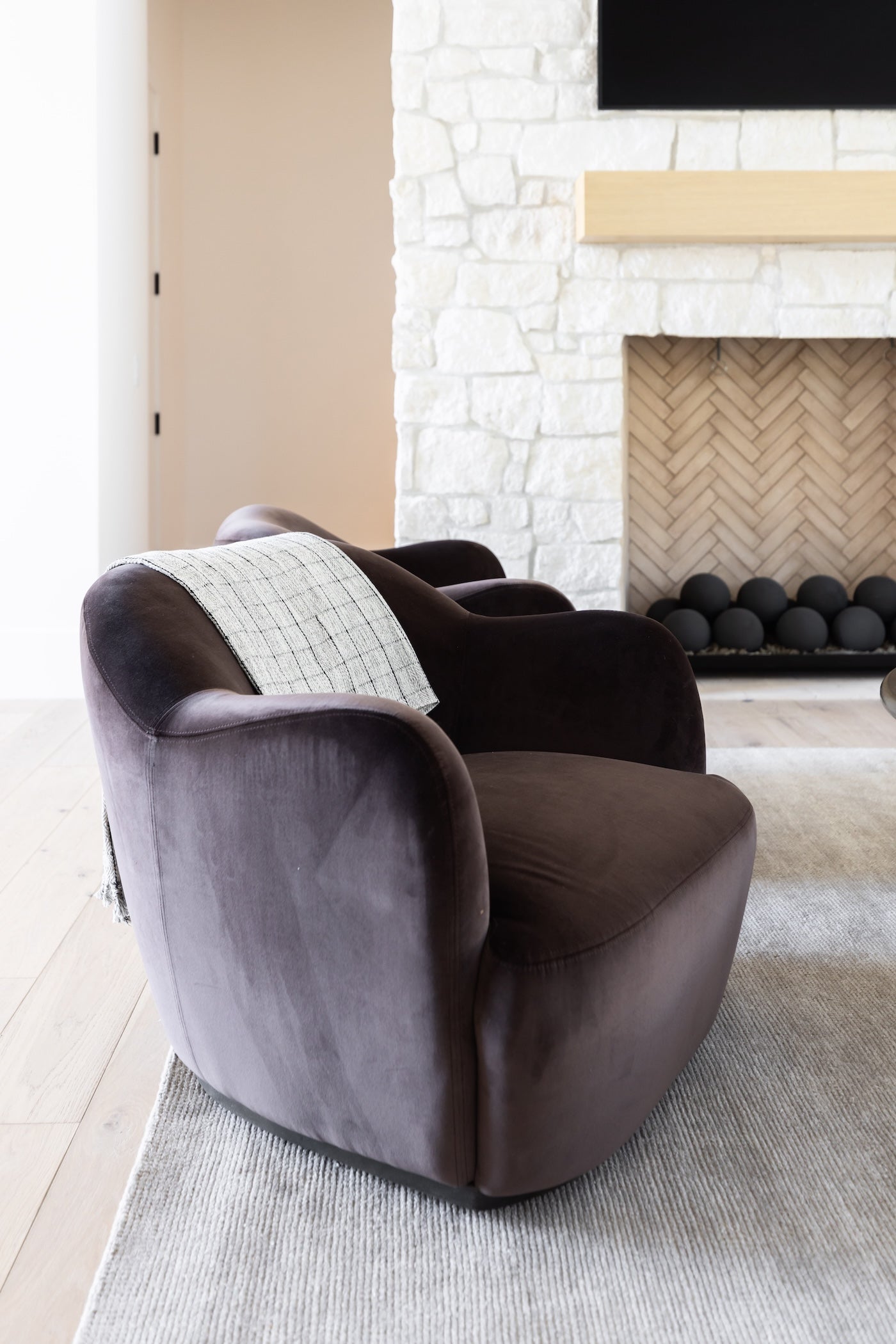 Caesar Swivel Chair - Surrey Cocoa