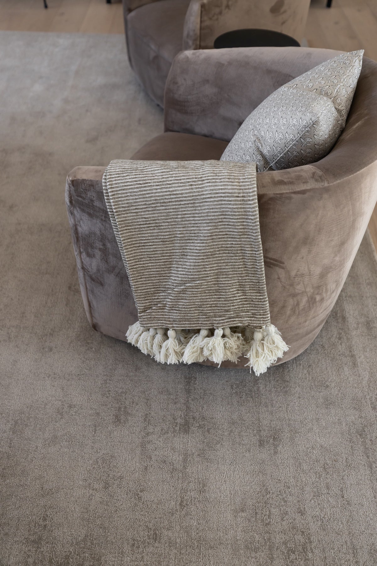 Lana Swivel Chair