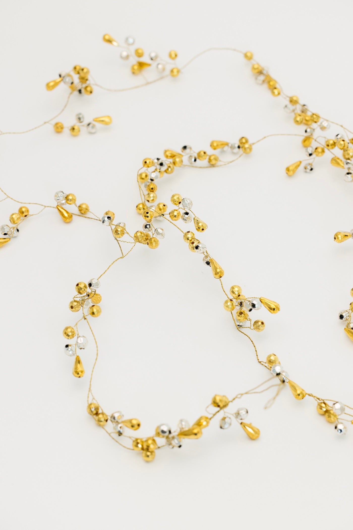 Whirl Beaded Garland - Silver/Gold - 6'