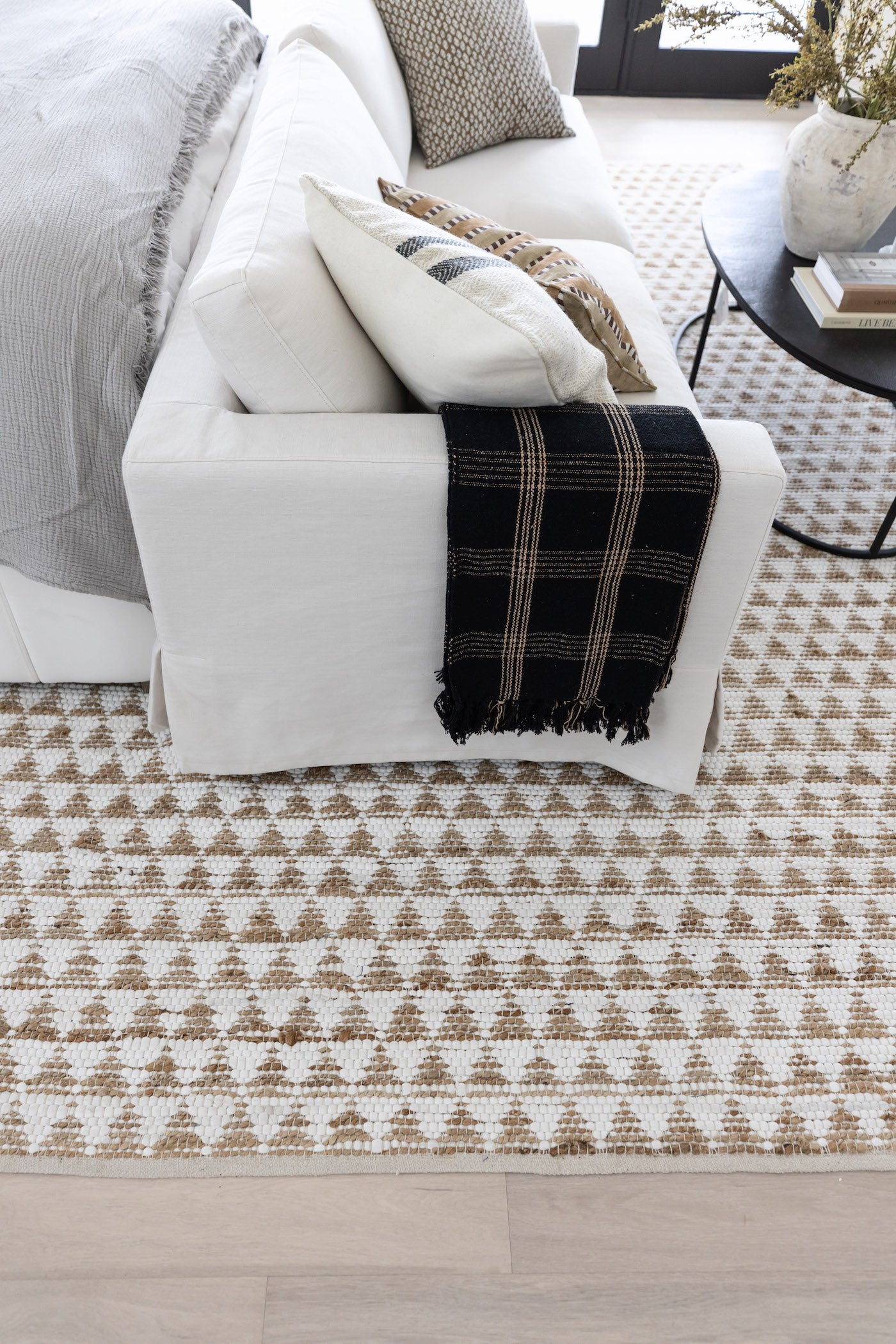 Delta Rug - Ivory