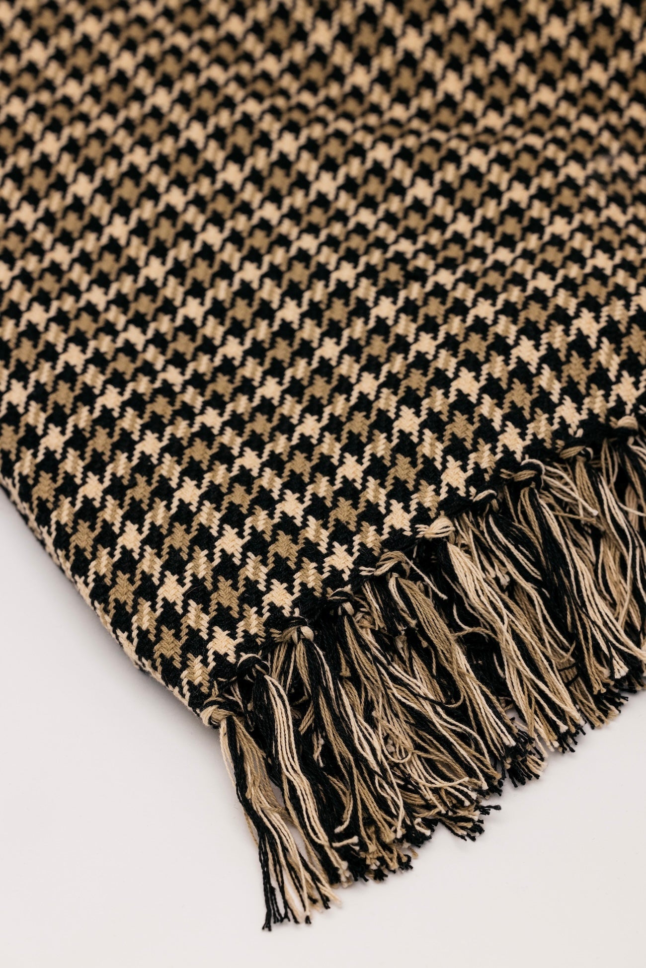 Griffin Houndstooth Throw