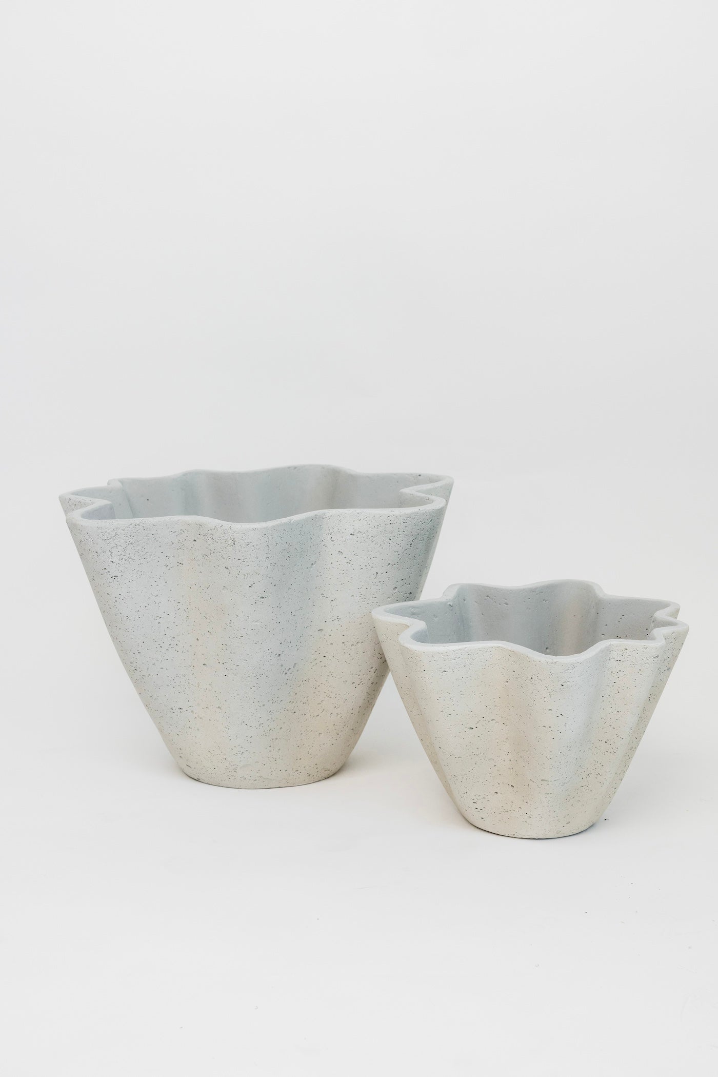 Floriana Scallop Planter - 2 Sizes