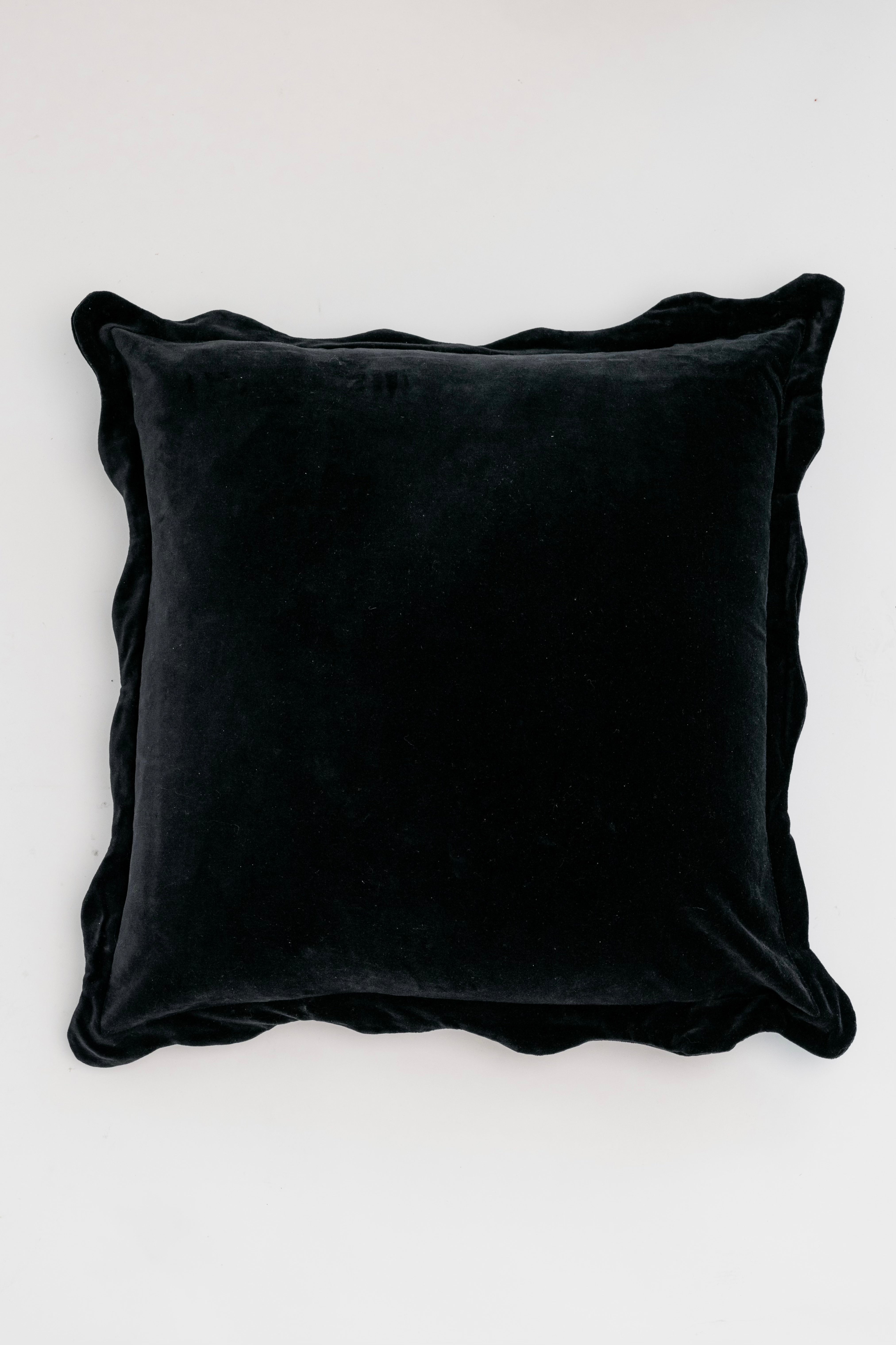 Pomona Scallop Pillow - Black