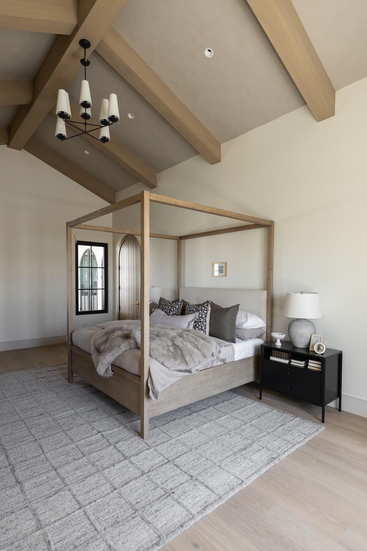 Bernabe Bed