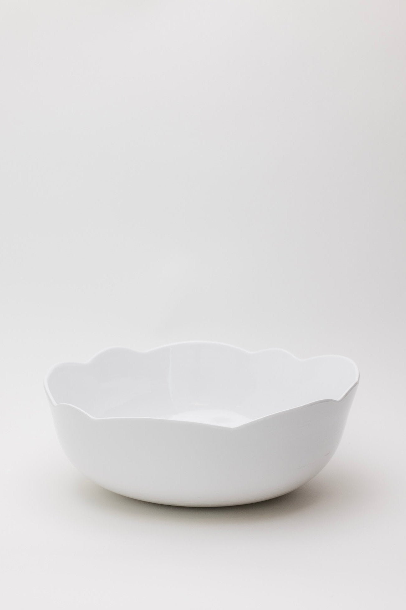 Lillian Scallop Serving Bowl