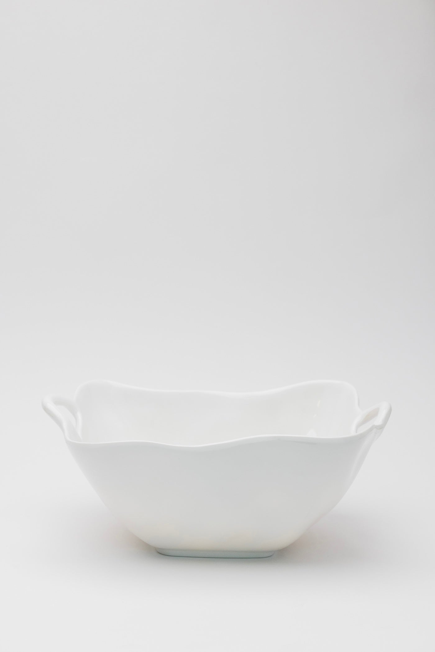 Neil Wavy Bowl w/ Handles