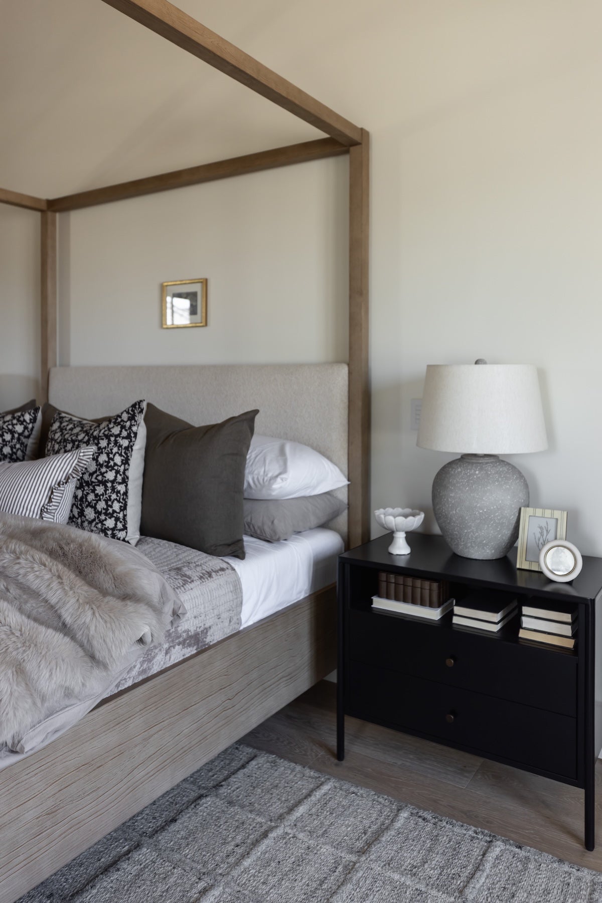 Bernabe Bed