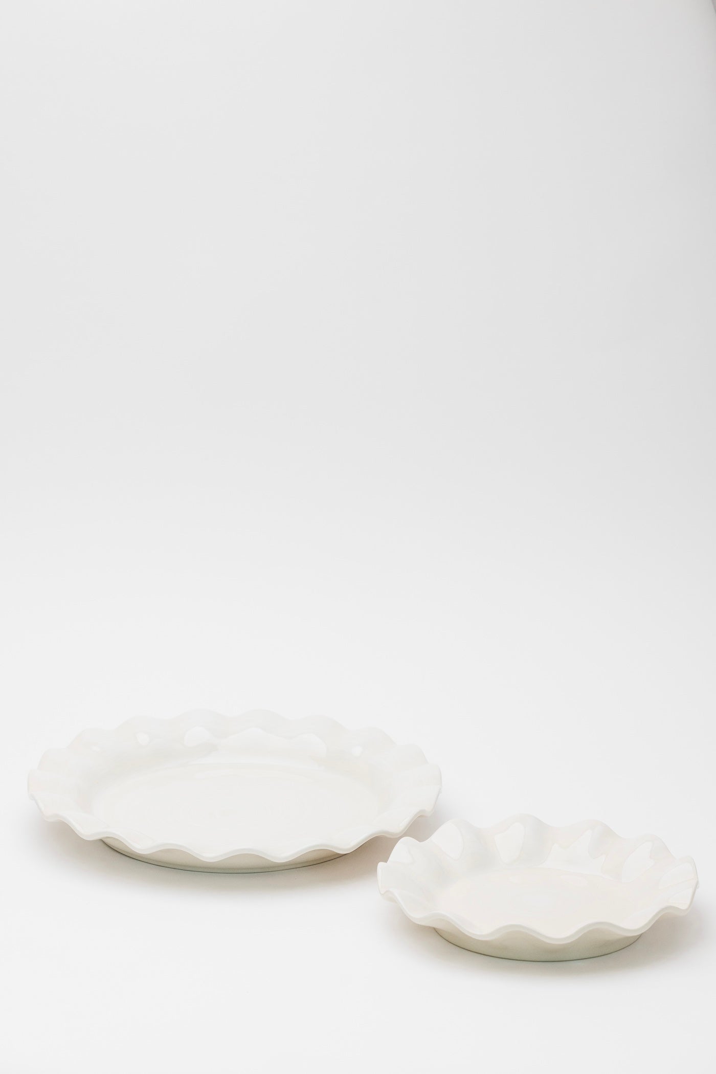 Sonny Wavy Plate Tray - 2 Sizes