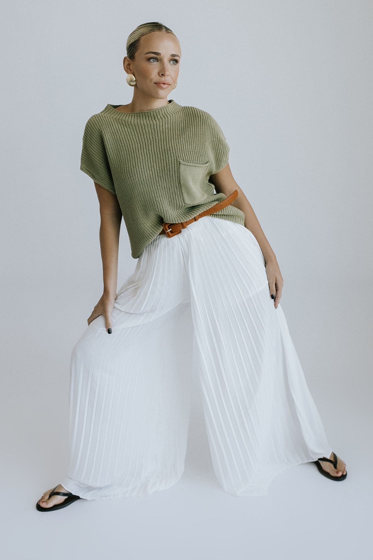 Pleated hot sale white trousers