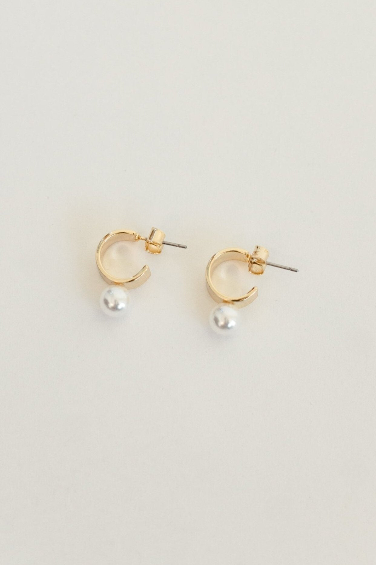 Eira Pearl Hoop Earring - Gold