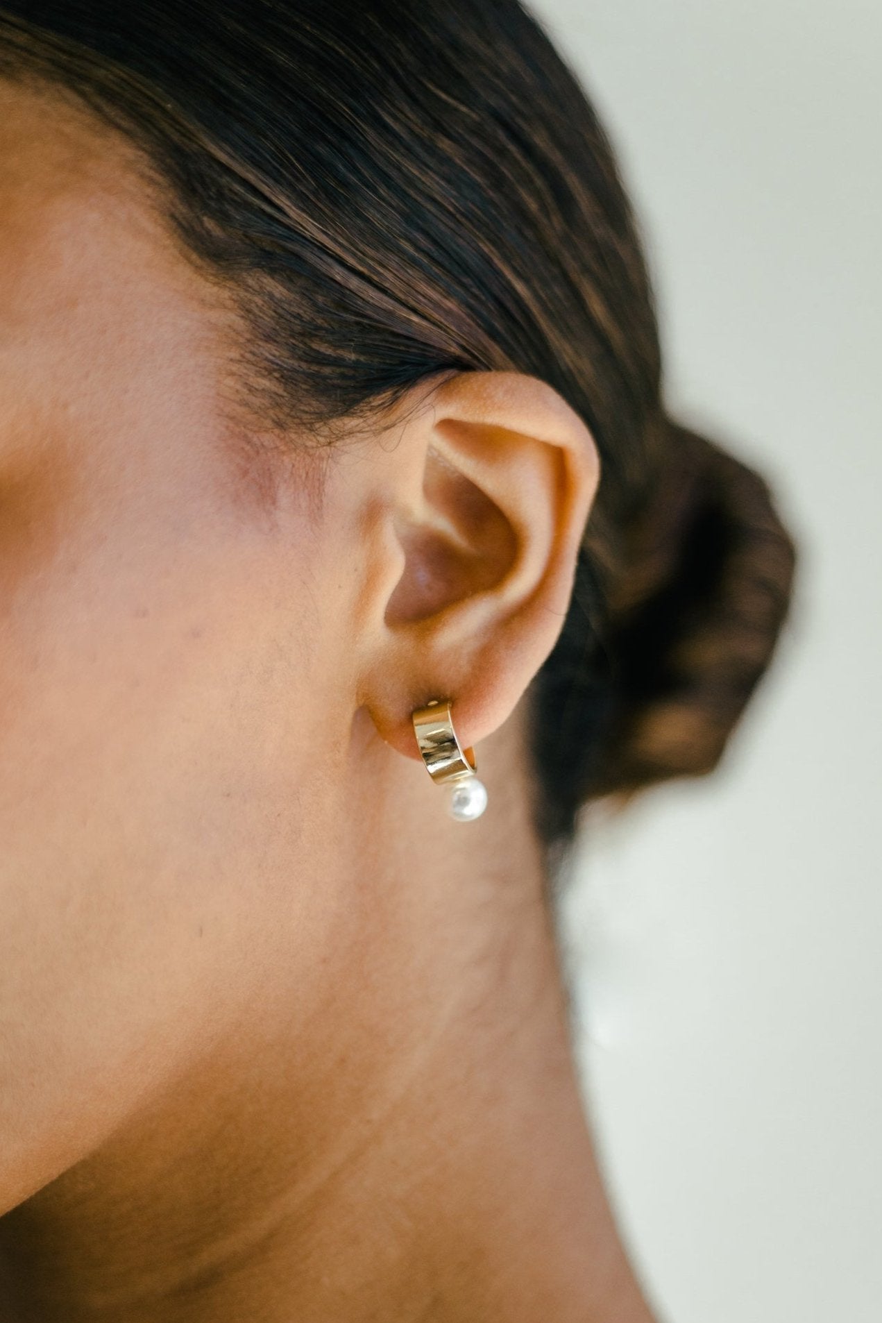 Eira Pearl Hoop Earring - Gold