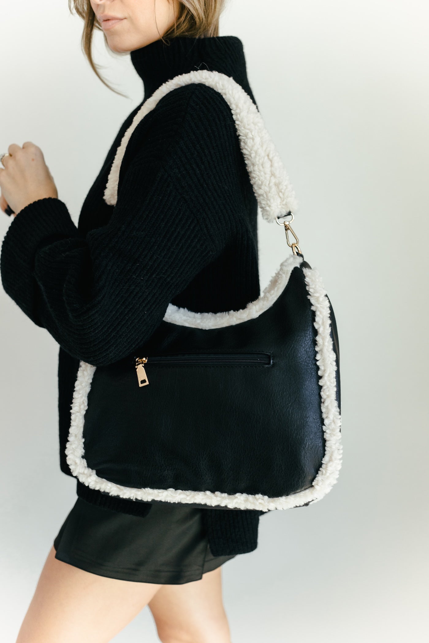 Snowy Wonders Sherpa Handbag - Black