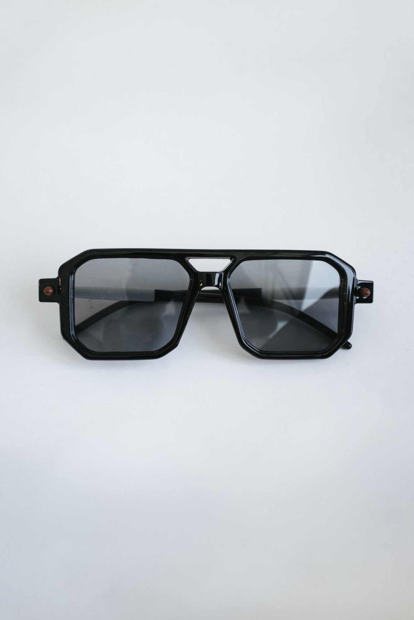 Breeze Sunglasses - Black + White