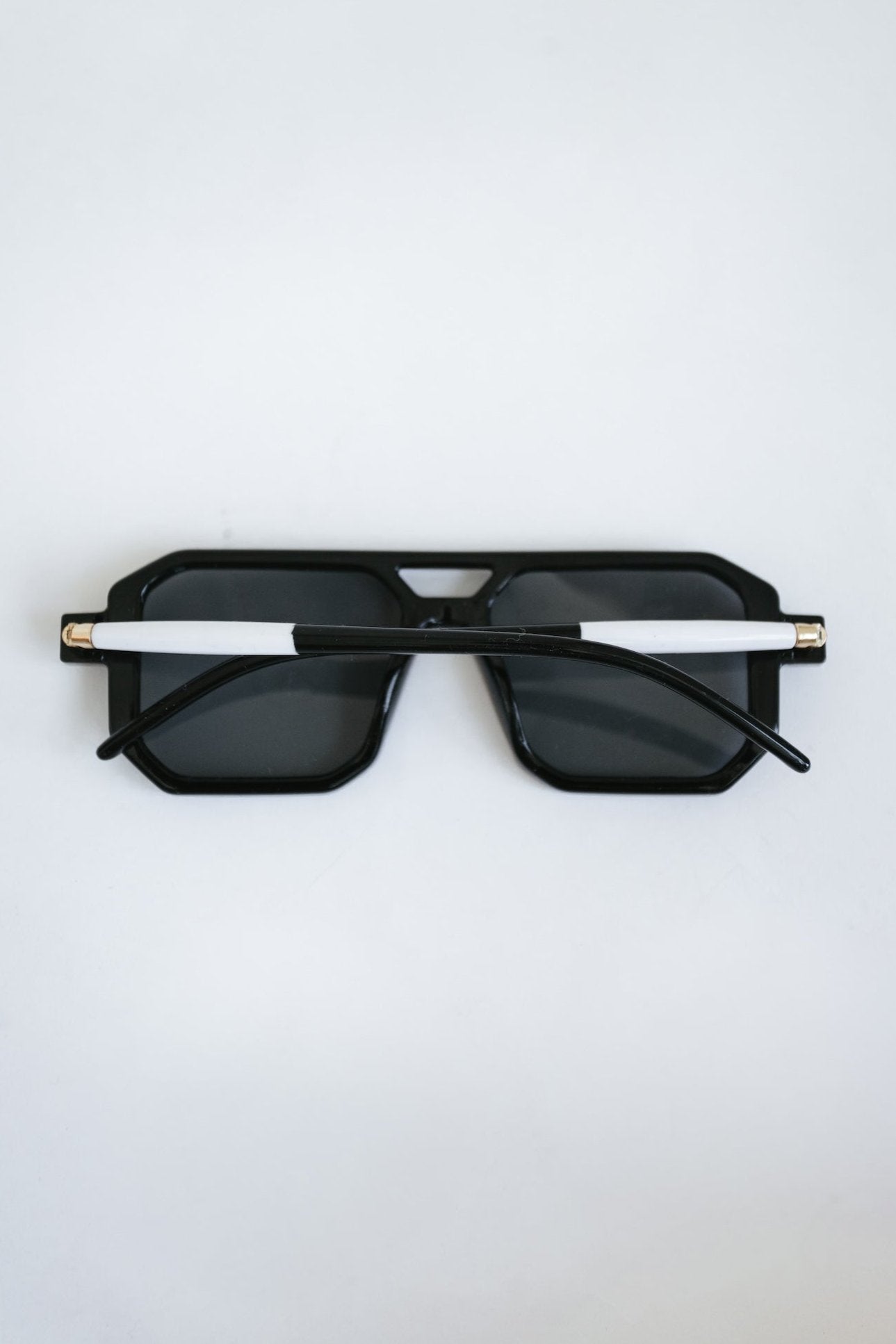 Breeze Sunglasses - Black + White