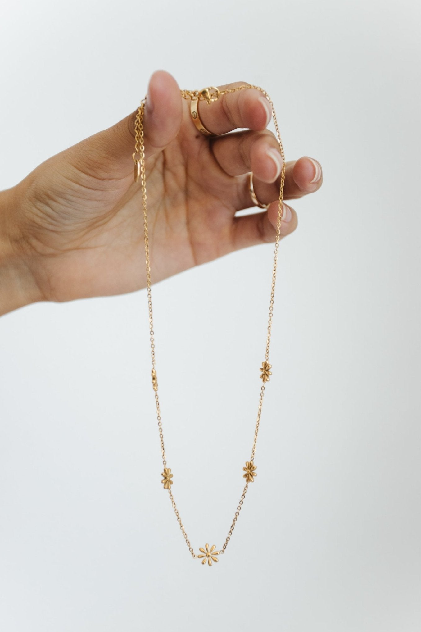 Simple Things Flower Necklace - Gold