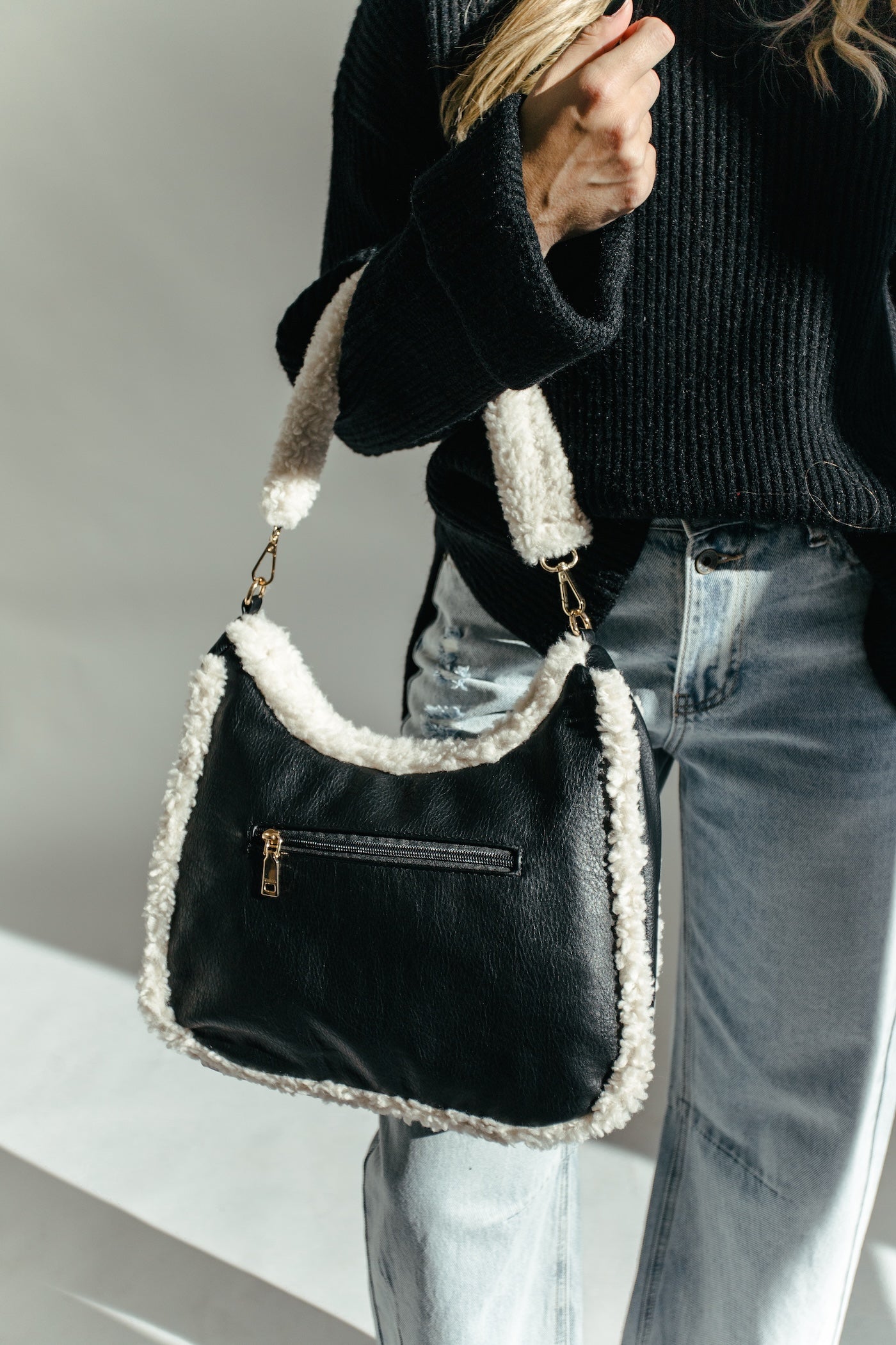 Snowy Wonders Sherpa Handbag - Black