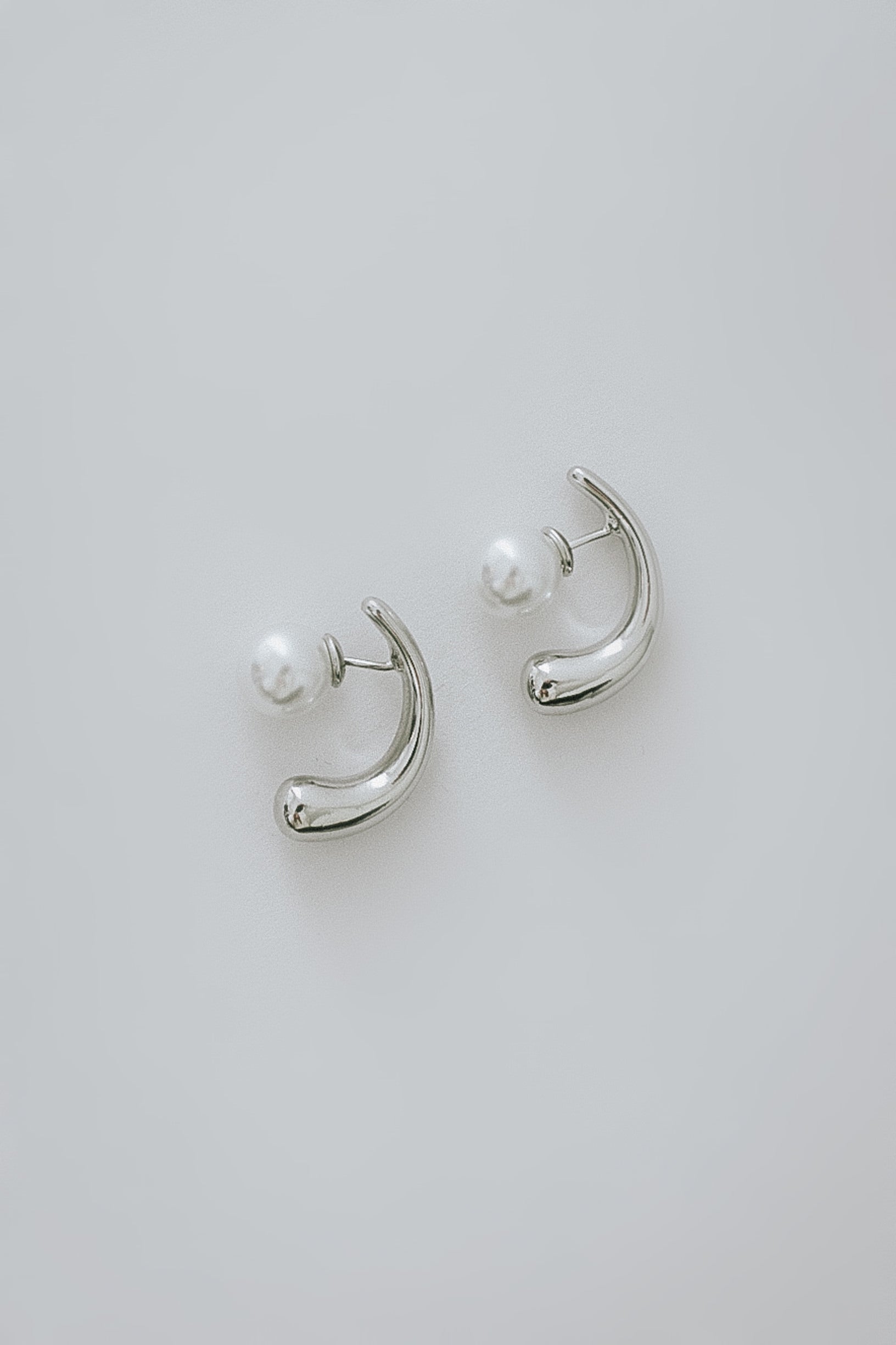 Rory Pearl Earring - Silver
