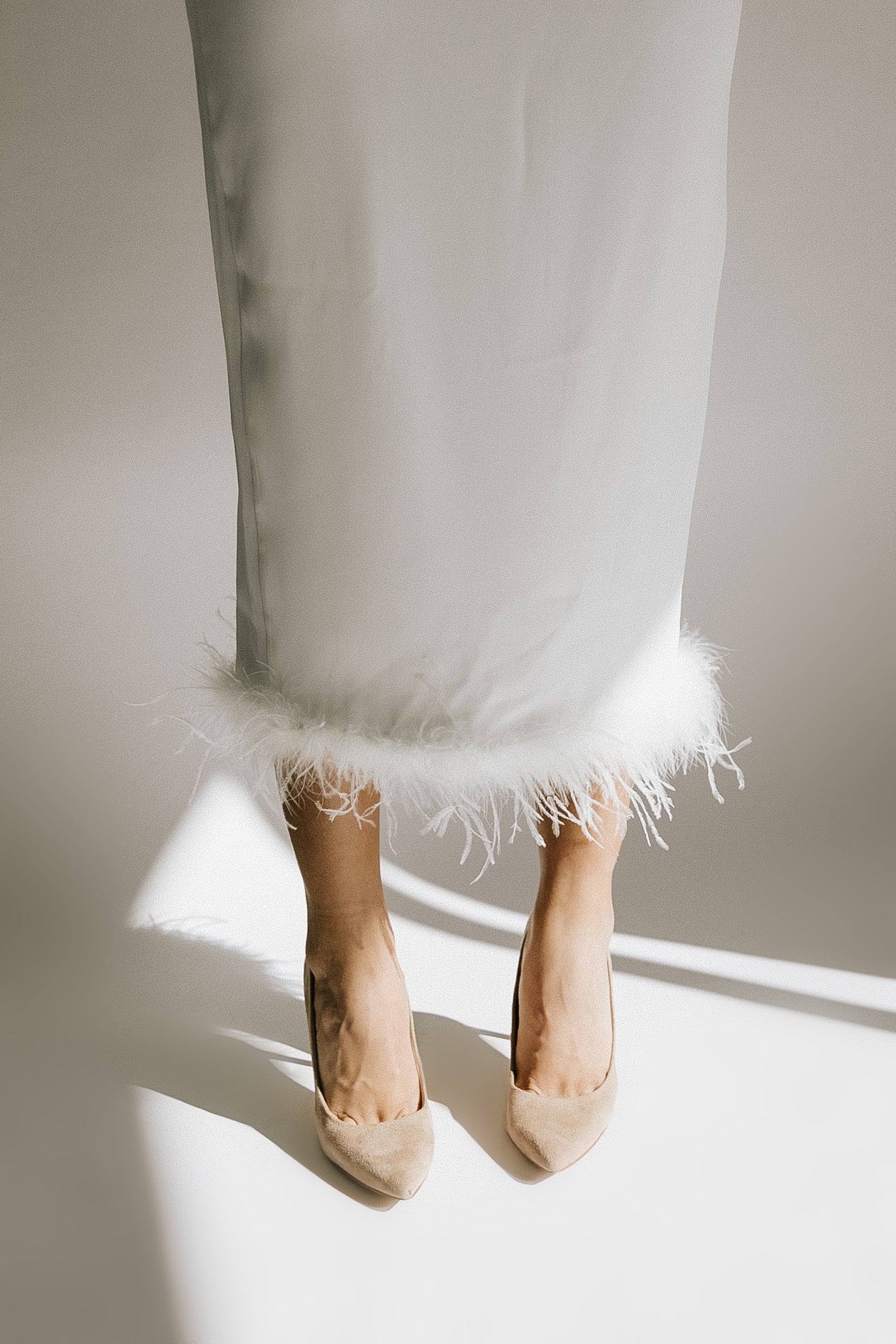Delilah Feather Midi Dress - Ivory