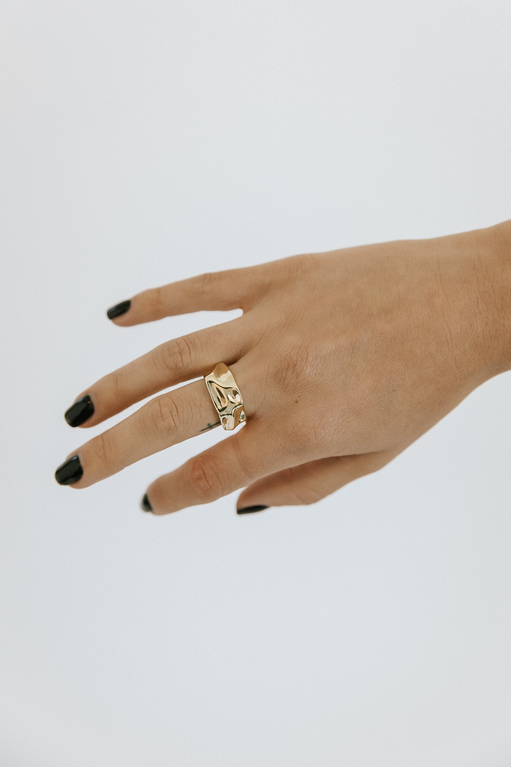 Monica Hammered Ring - Gold