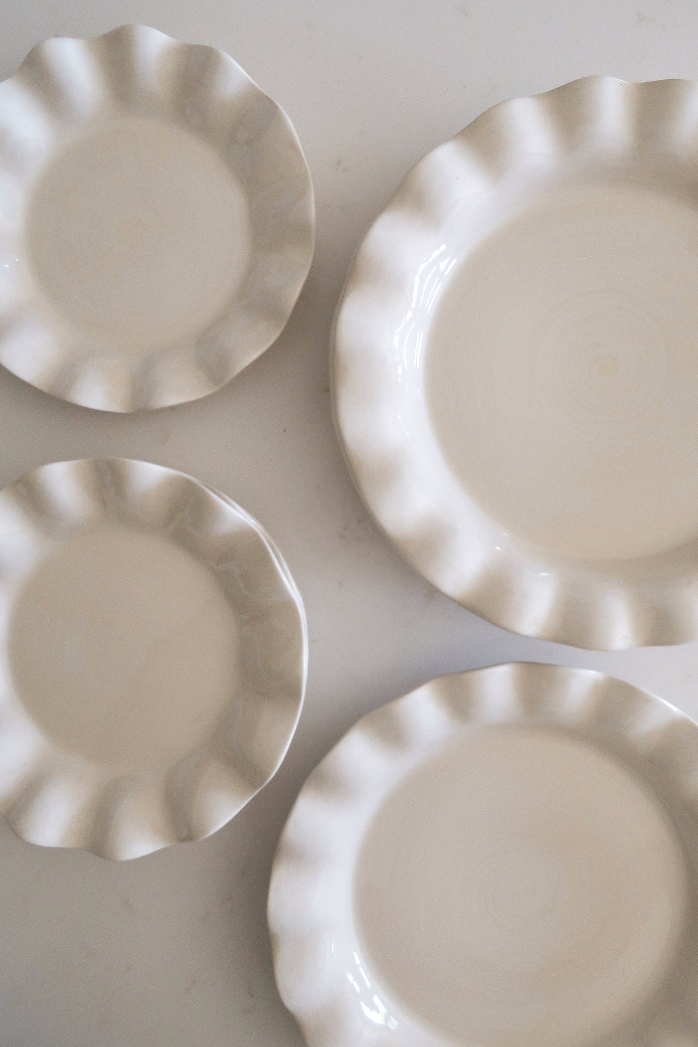 Sonny Wavy Plate Tray - 2 Sizes