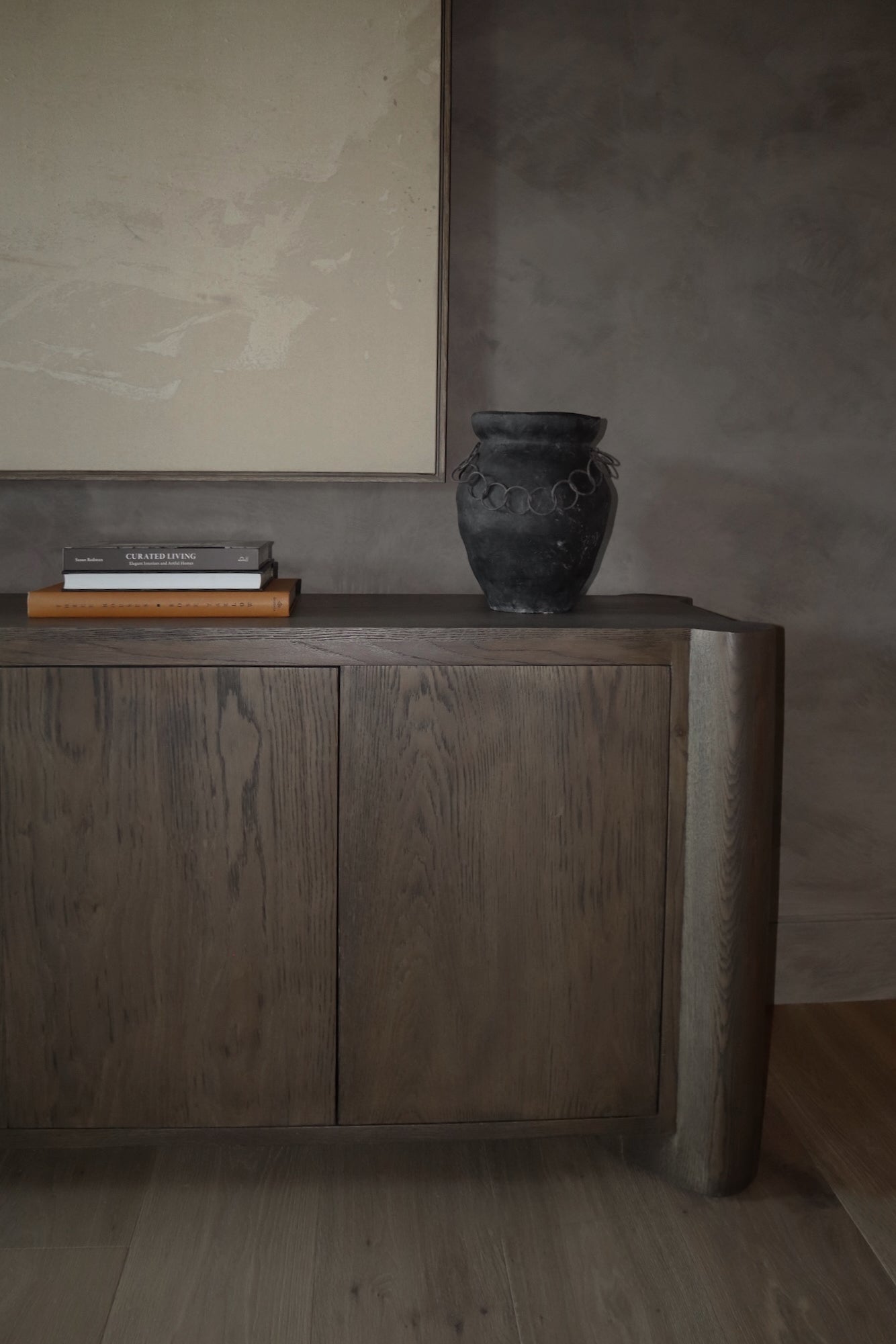 Curated Living: Elegant Interiors and Artful Homes