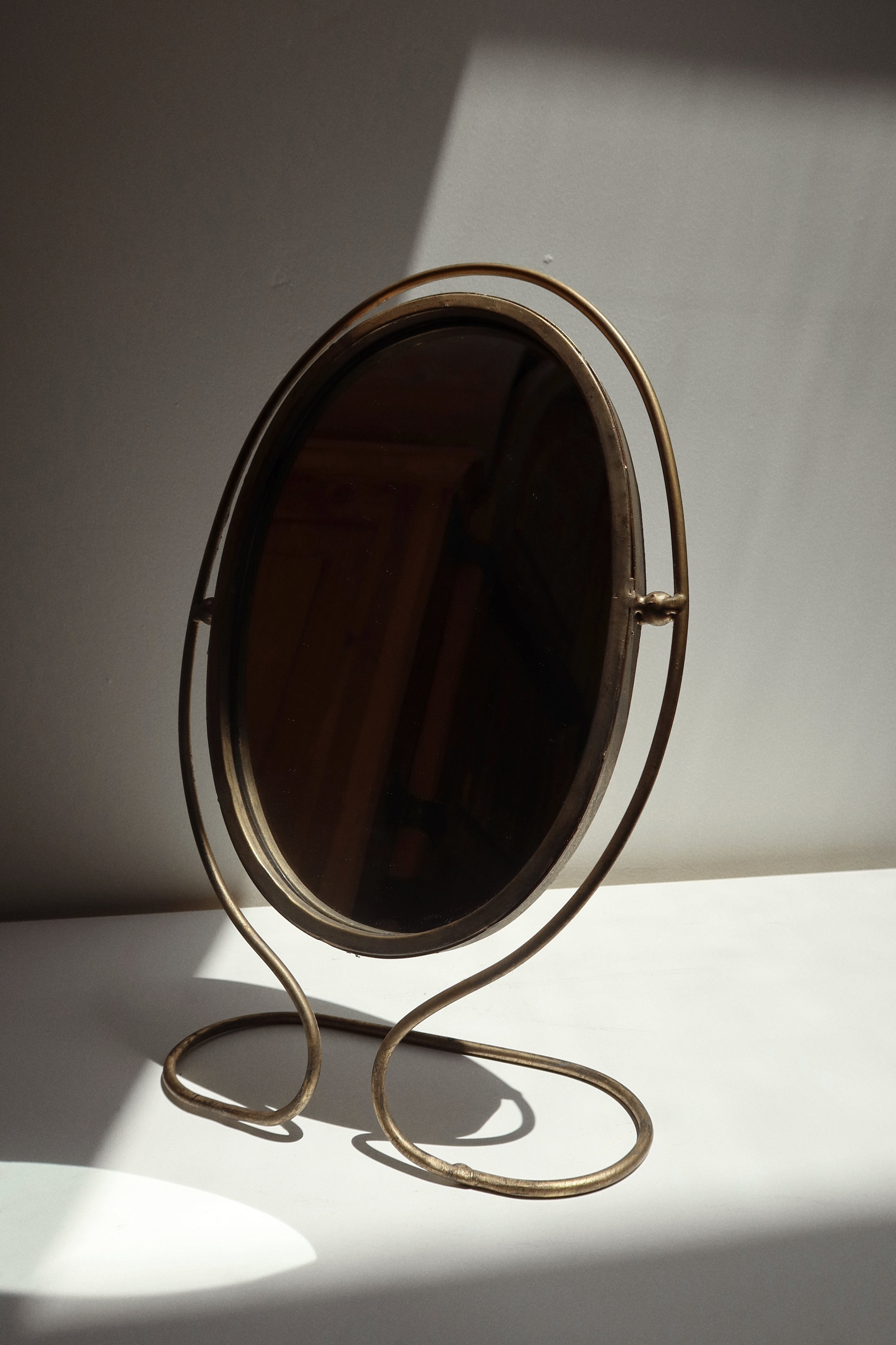 Lorna Standing Oval Mirror