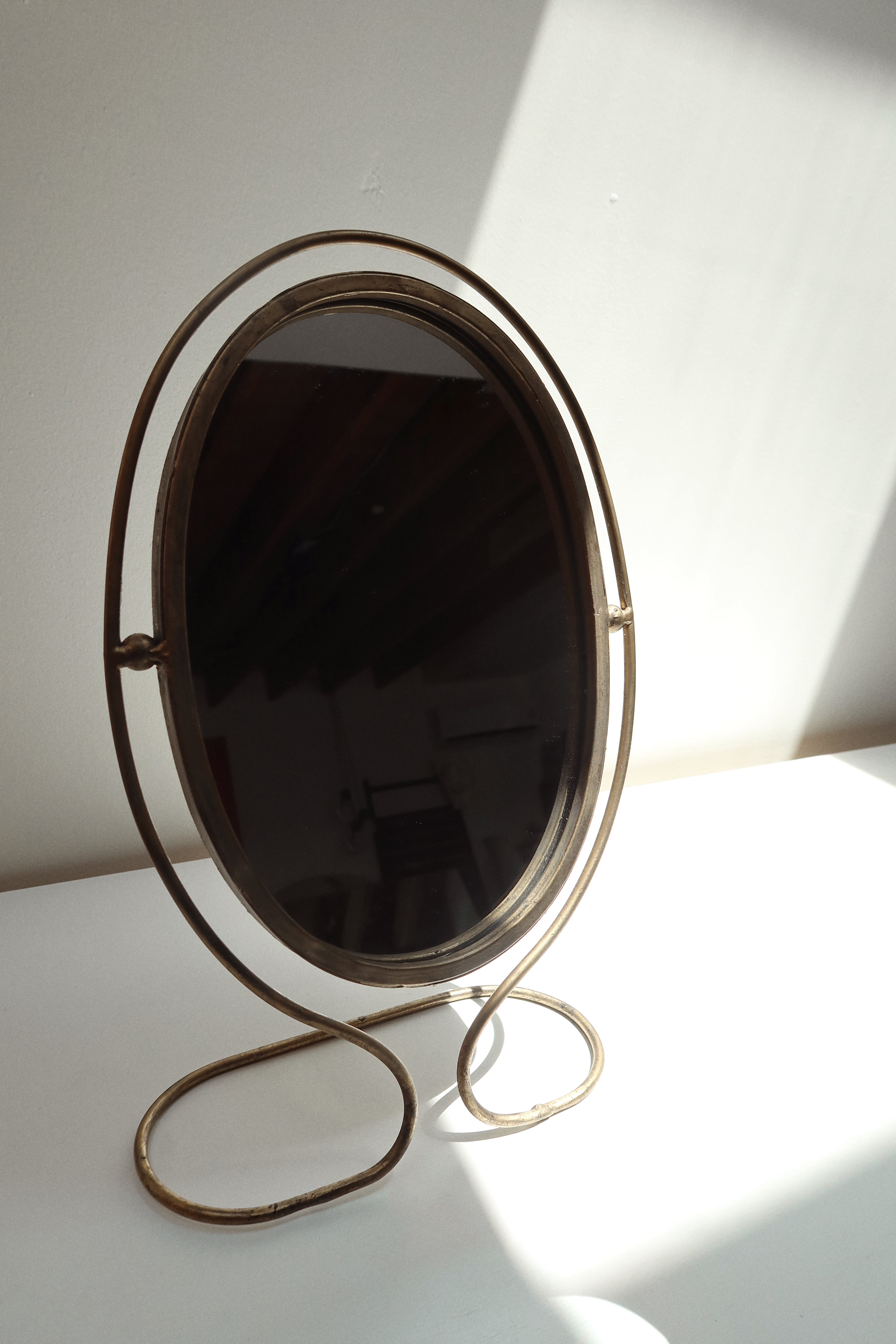 Lorna Standing Oval Mirror