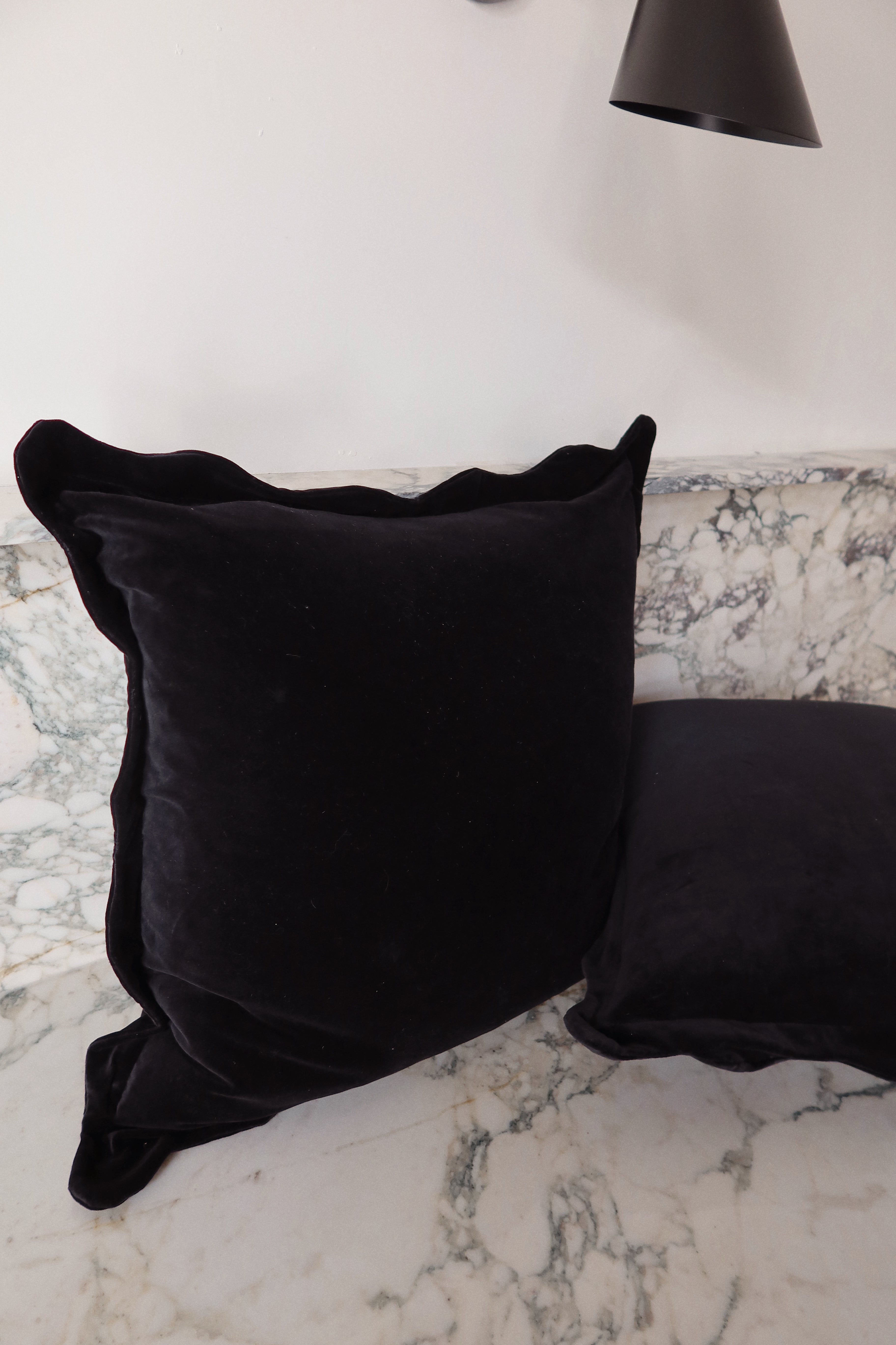 Pomona Scallop Pillow - Black - 22