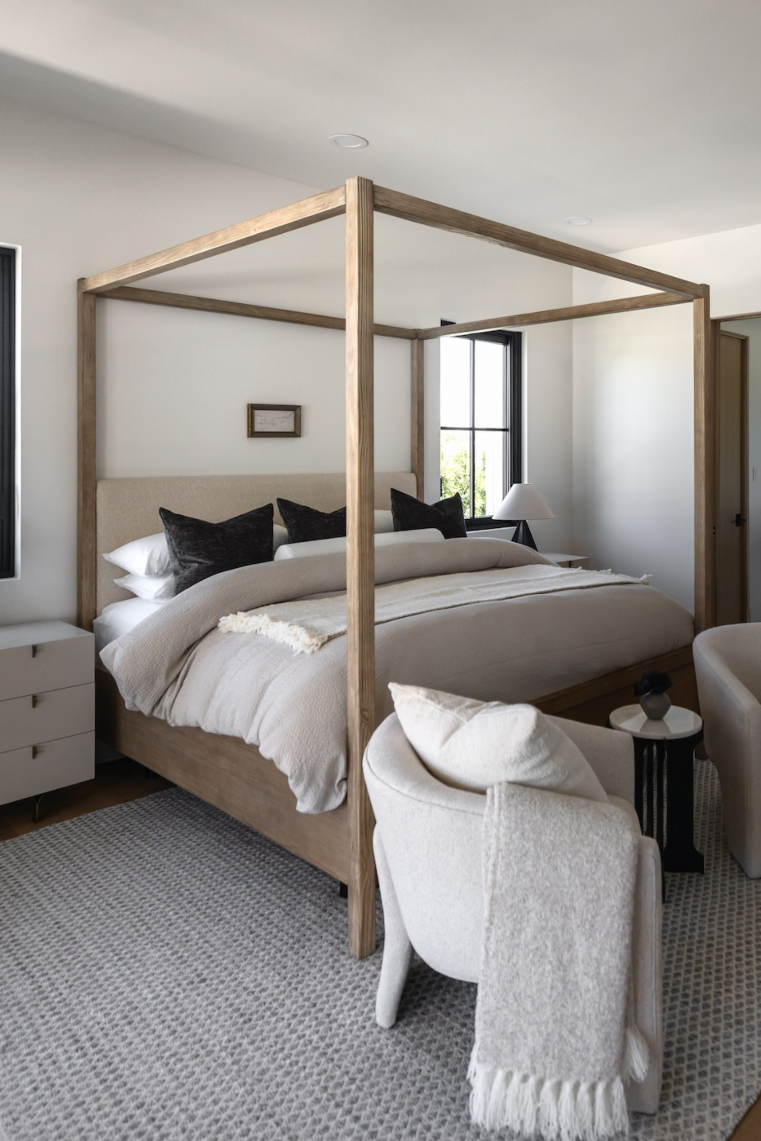 Bernabe Bed