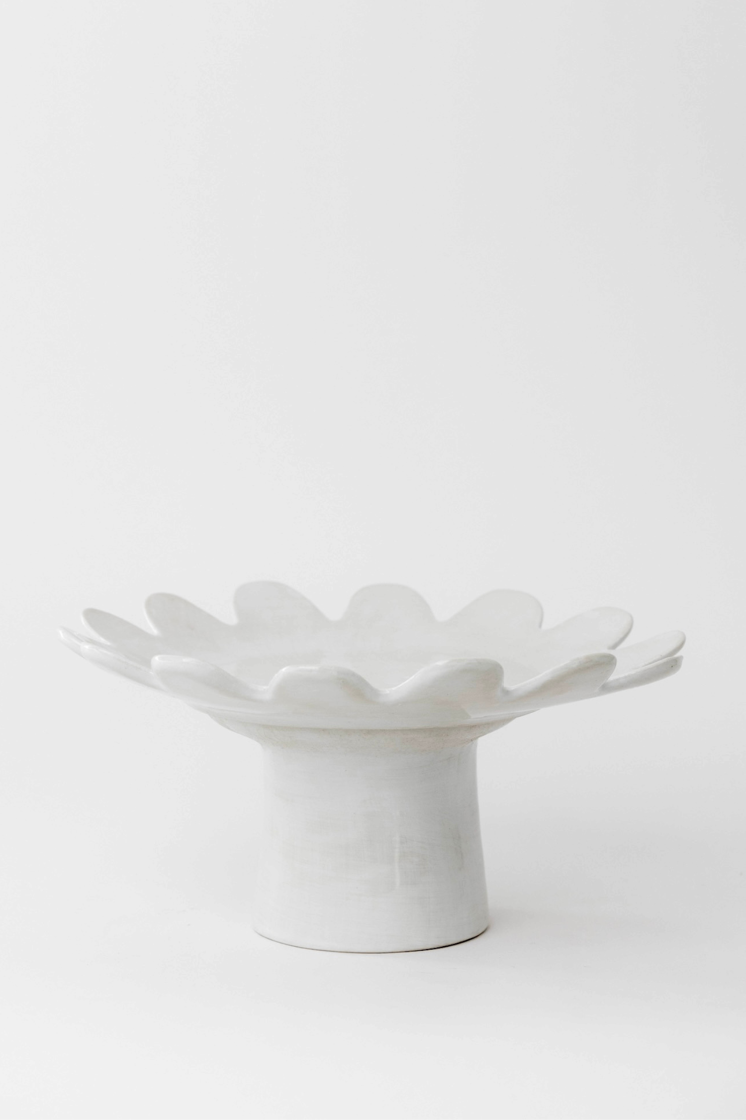 Calista Scallop Pedestal