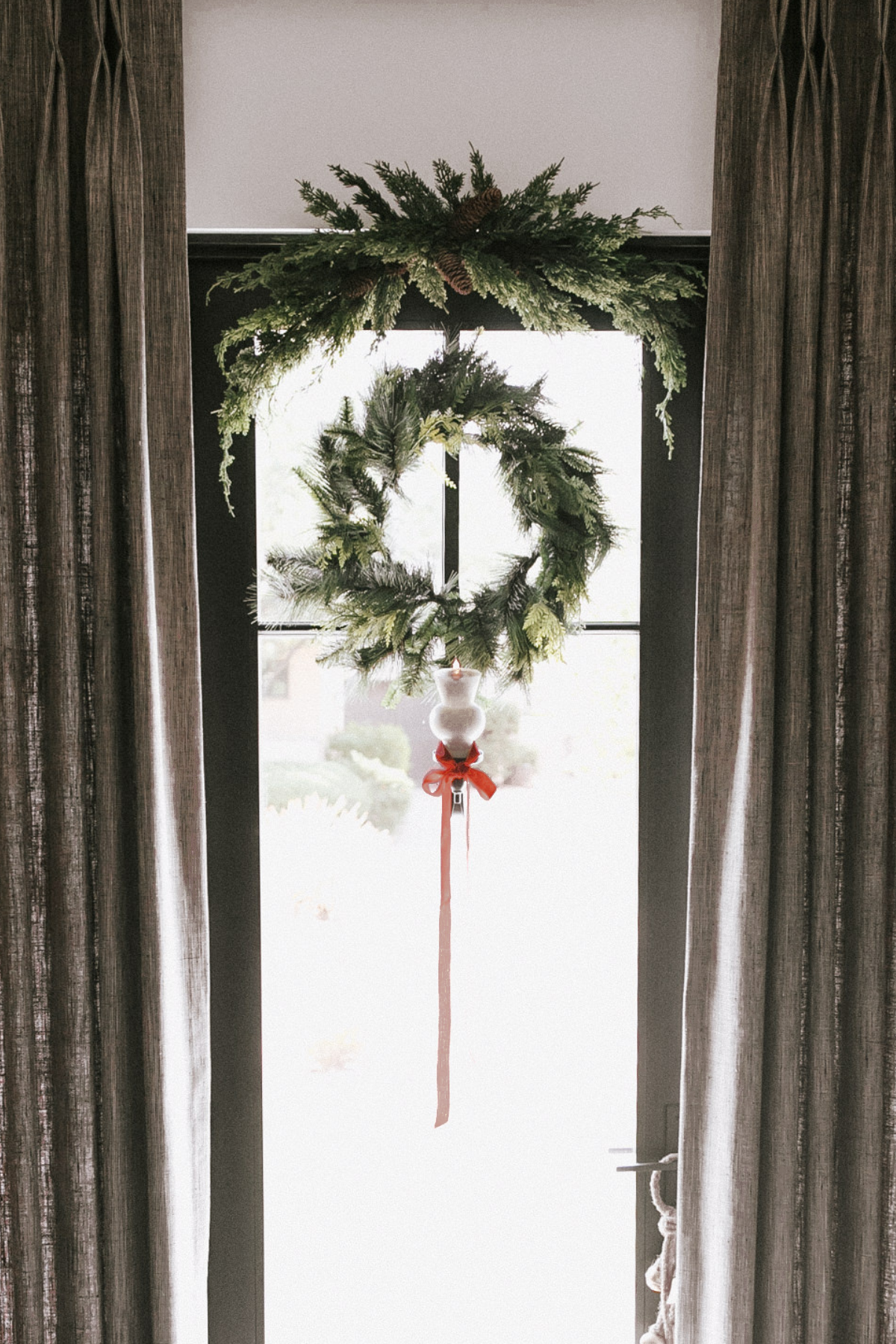 Carol Wreath Hanger w/ Candle Holder