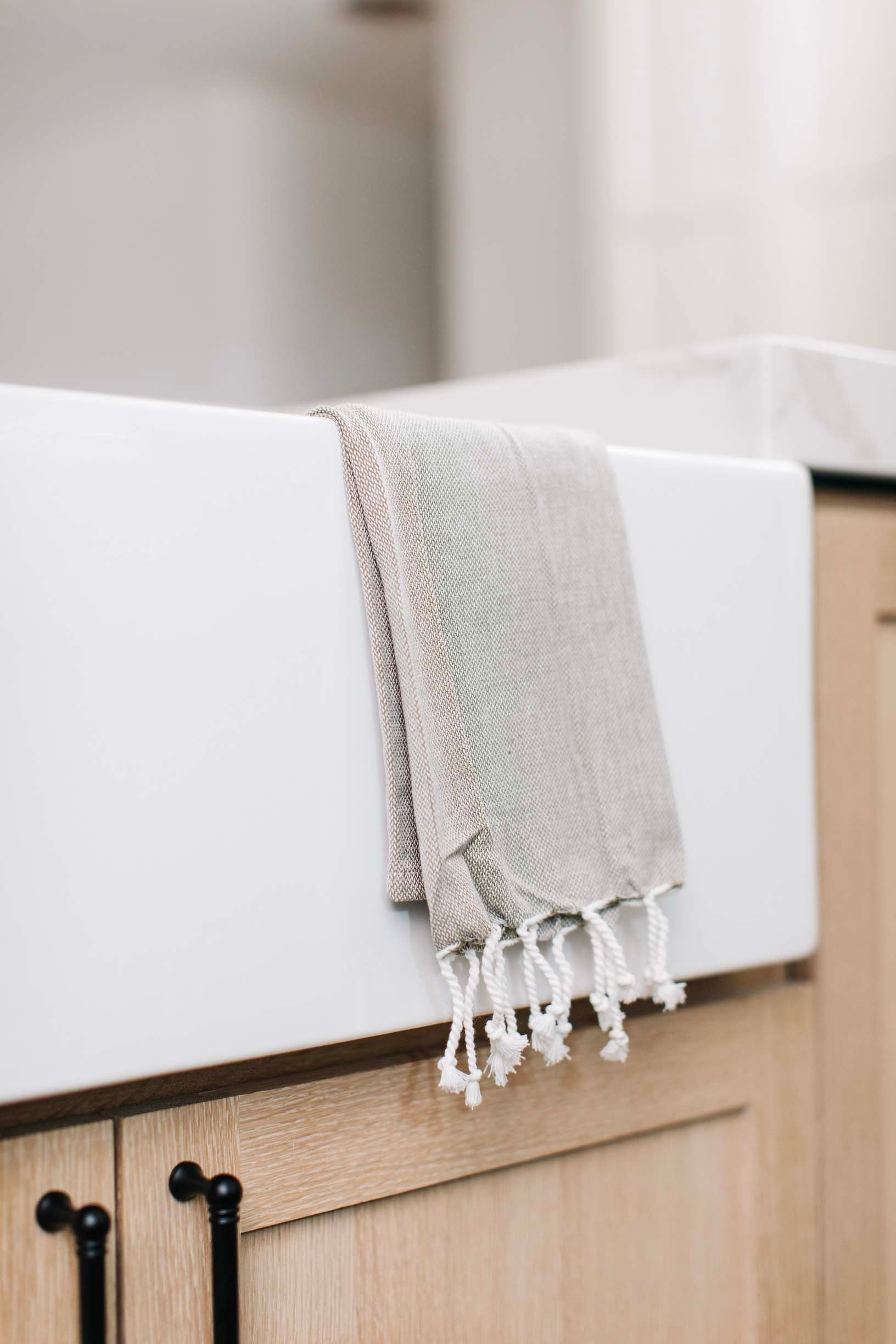 Santana Woven Cotton Striped Tea Towel w Tassels - Grey — THELIFESTYLEDCO  Shop
