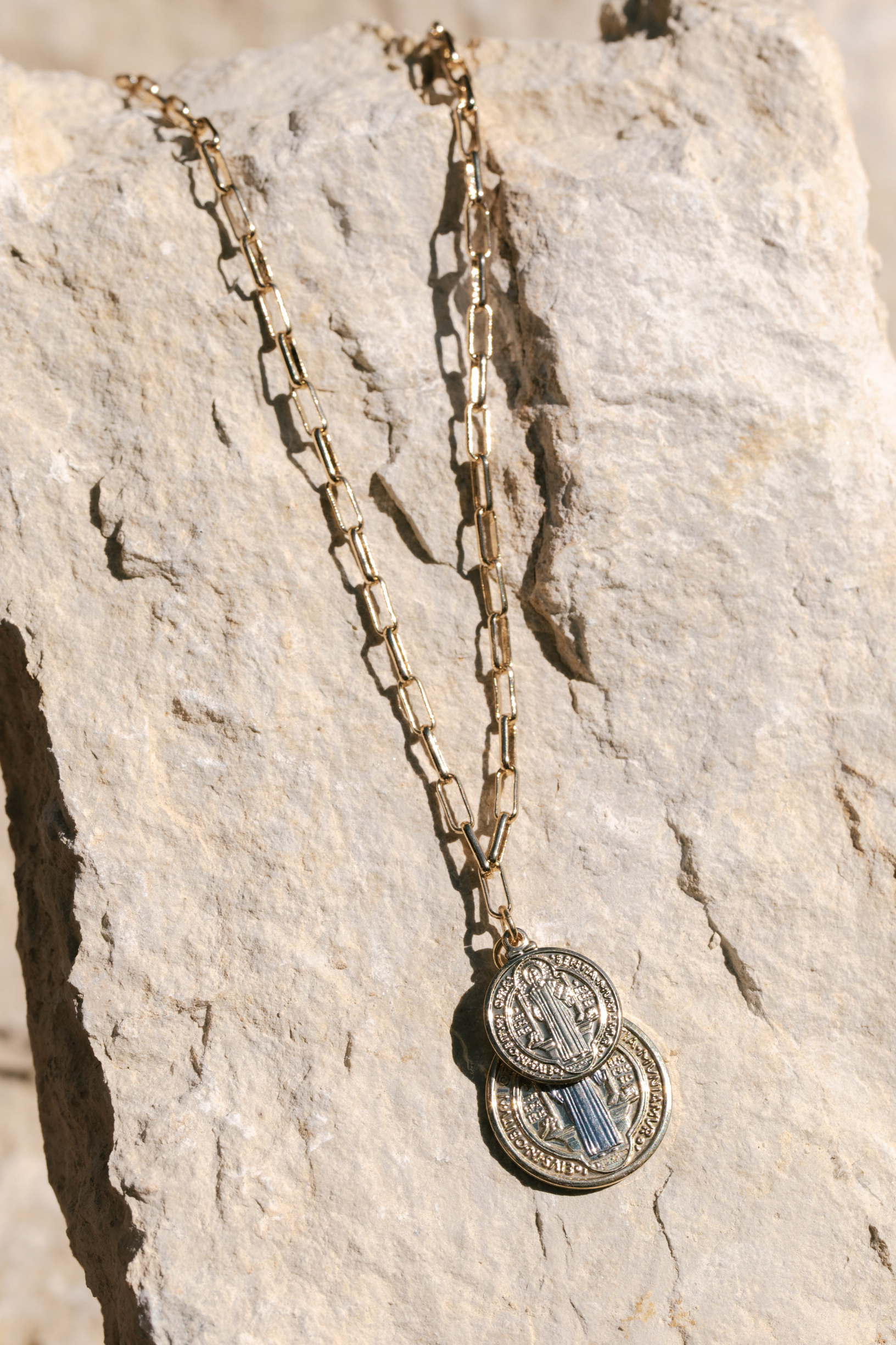 Vintage coin 2025 necklace gold