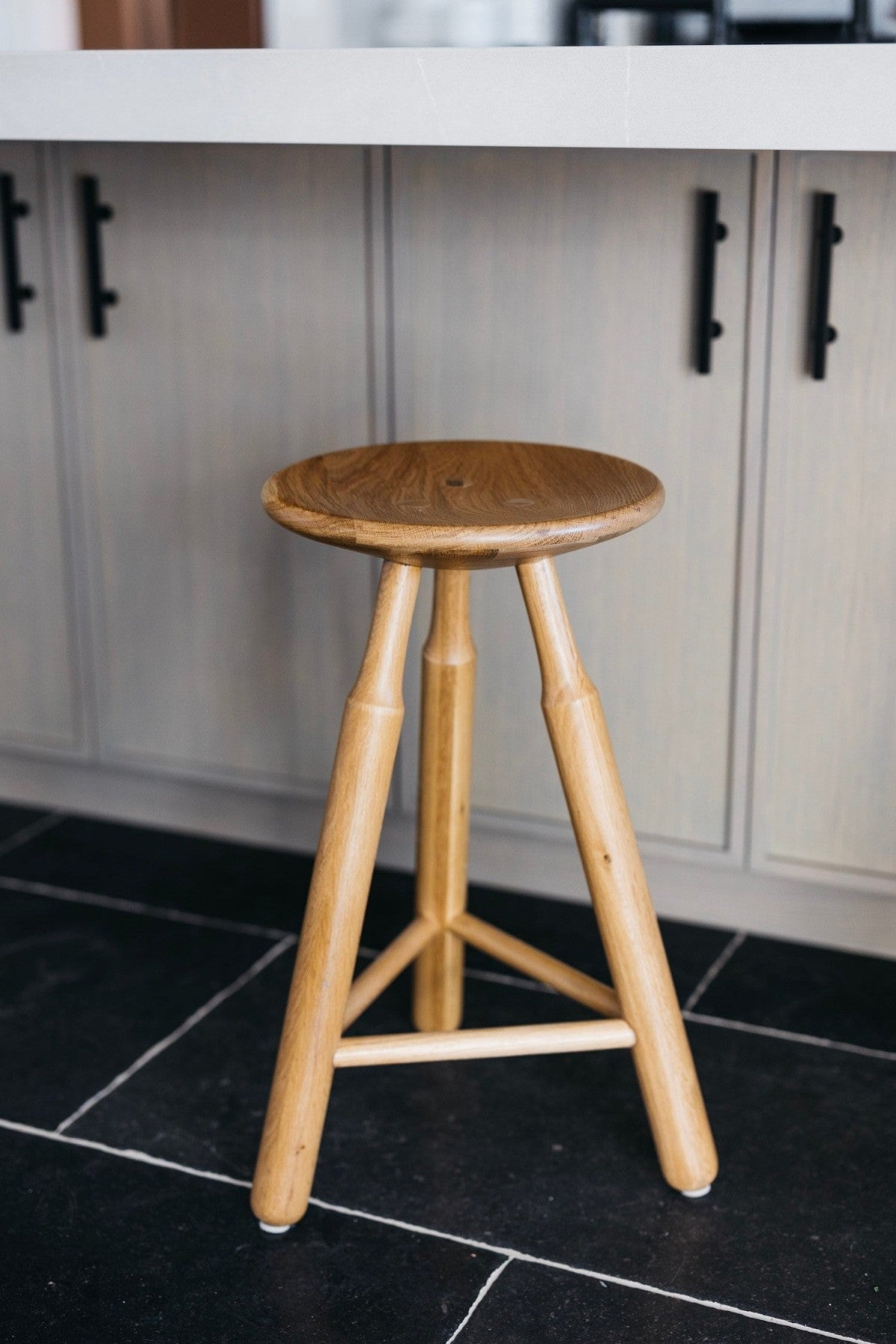 Turned leg counter discount stool