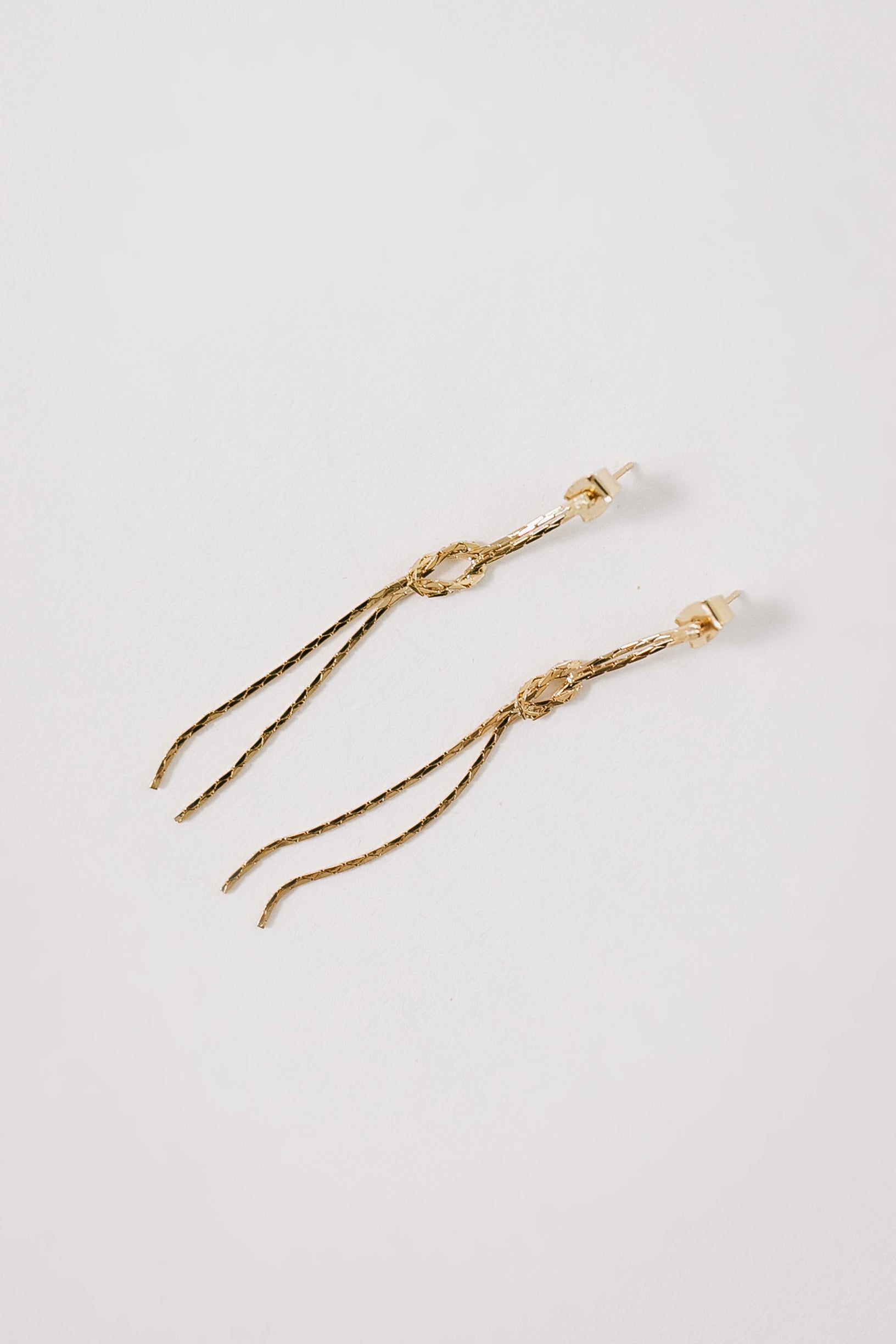 Ideal Knotted Earring - Gold