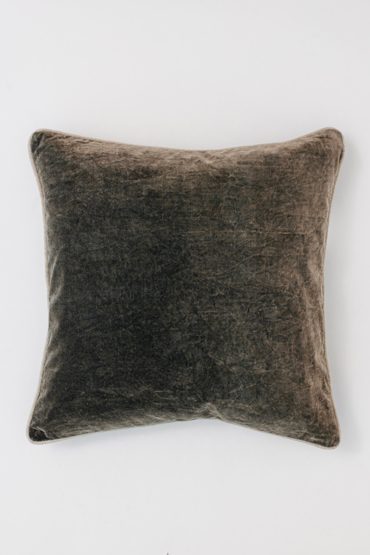 Canela Velvet Pillow - Mocha
